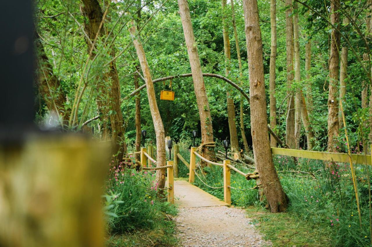 Vila Emlyn'S Coppice - Luxury Woodland Glamping Holywell  Exteriér fotografie