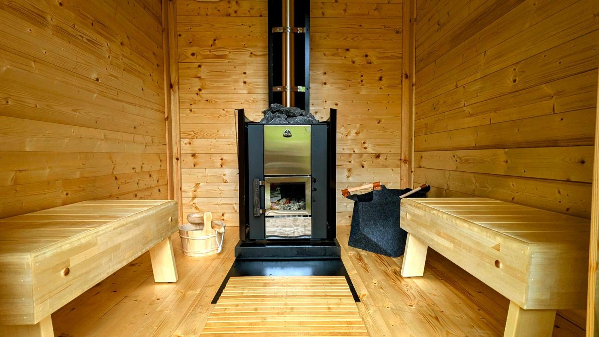 Vila Emlyn'S Coppice - Luxury Woodland Glamping Holywell  Exteriér fotografie