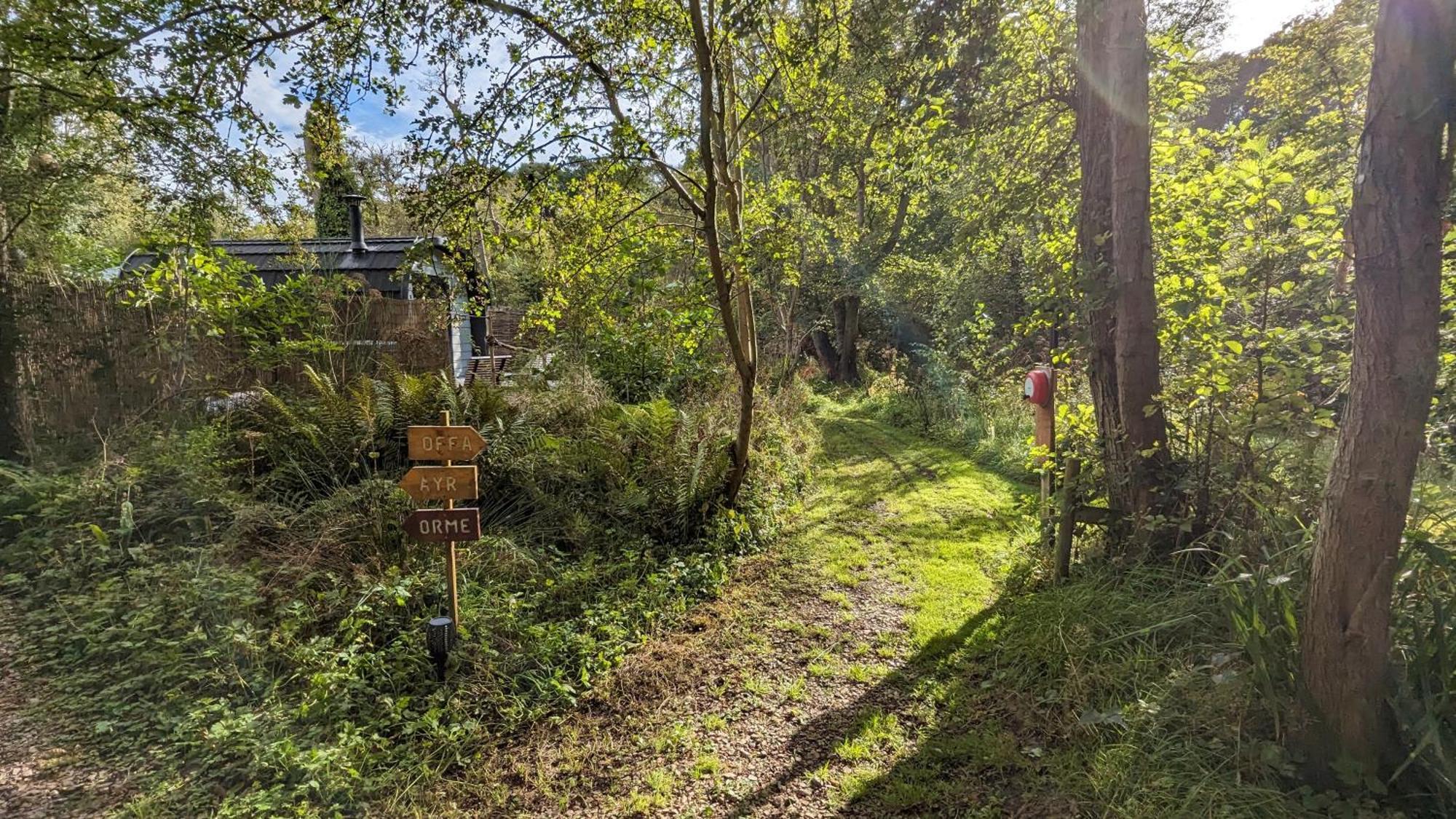 Vila Emlyn'S Coppice - Luxury Woodland Glamping Holywell  Exteriér fotografie